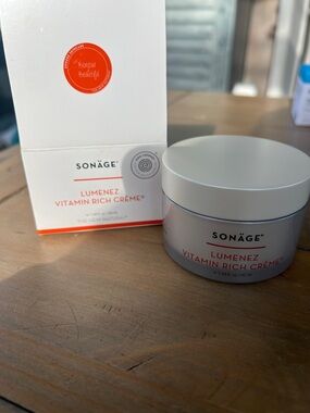 New in Box- Sonage Lumensz Vitamin Rich Crème